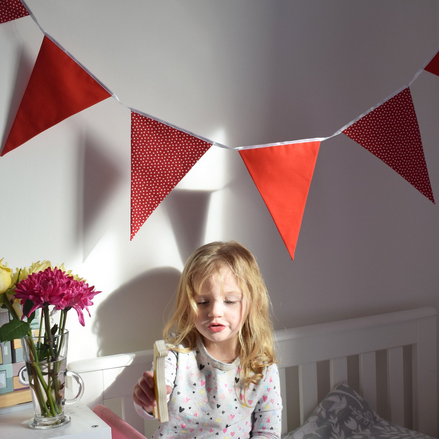 Red heart bunting